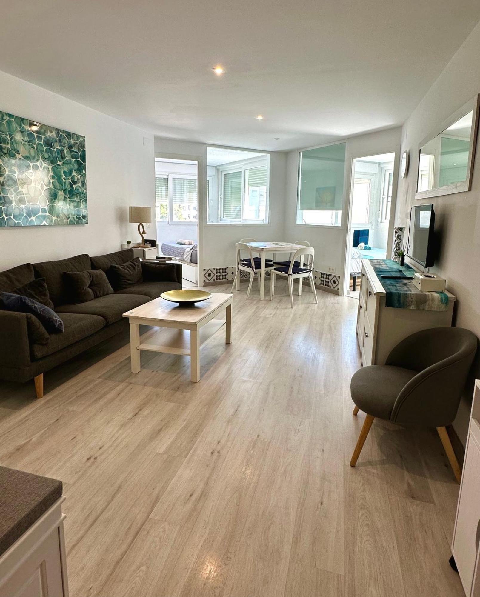 First Line 2br With Pool In Center Of