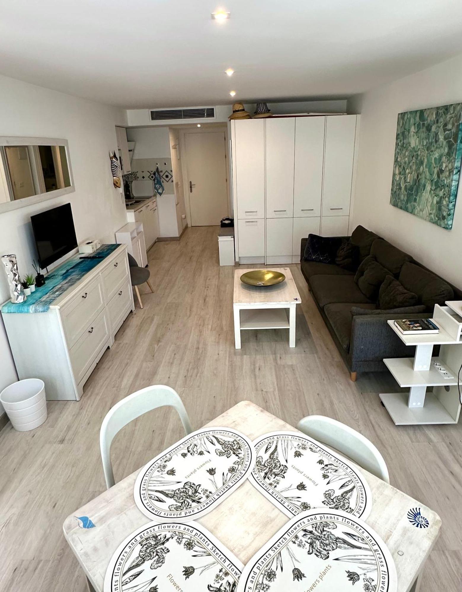 First Line 2br With Pool In Center Of Marbella